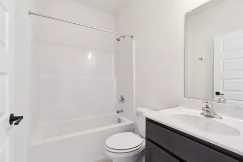 Bath - 365 Glade Dr, Aberdeen, NC 28315 photo 1 of 3