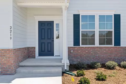 Exterior - 365 Glade Dr, Aberdeen, NC 28315 photo 5 of 10