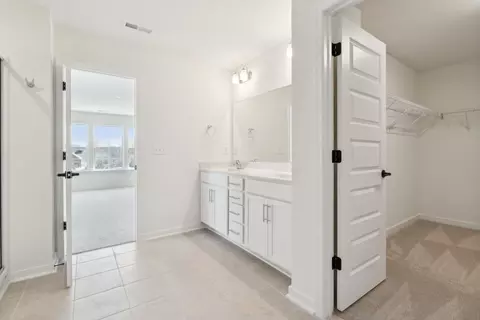 Entry Way - 365 Glade Dr, Aberdeen, NC 28315 photo 5 of 6