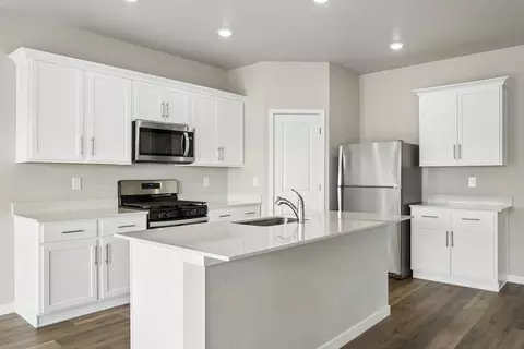 Kitchen - 717 Tenderfoot Dr, Berthoud, CO 80513 photo 1 of 1