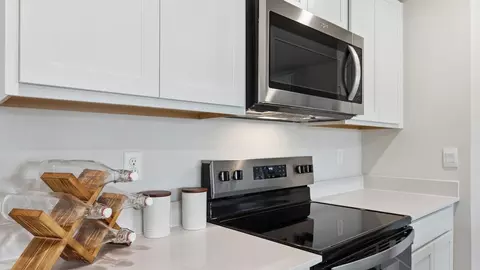 Kitchen - Rockport Way, Ormond Beach, FL 32174 photo 1 of 2