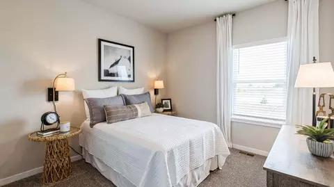 Bedroom - 17101 Cook St, Bennington, NE 68007 photo 3 of 8