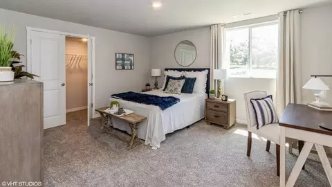 Bedroom - 17101 Cook St, Bennington, NE 68007 photo 5 of 10