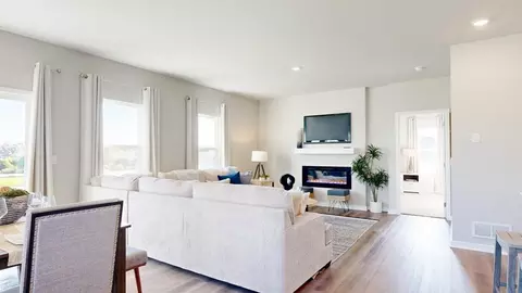 Living - 17101 Cook St, Bennington, NE 68007 photo 3 of 8