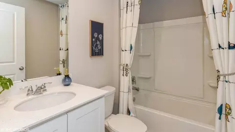 Bath - 17101 Cook St, Bennington, NE 68007 photo 3 of 4