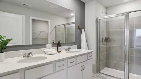 Bath - 17101 Cook St, Bennington, NE 68007 photo 8 of 8