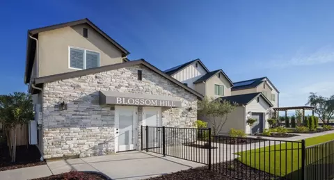 Exterior - 2370 Brehler Ave, Sanger, CA 93657 photo 3 of 11