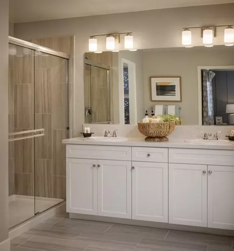 Bath - 2370 Brehler Ave, Sanger, CA 93657 photo 2 of 6