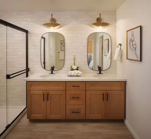 Bath - 2370 Brehler Ave, Sanger, CA 93657 photo 1 of 3