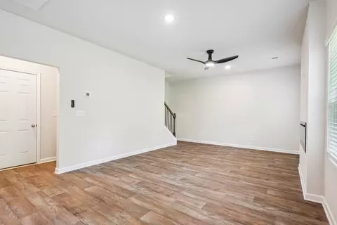 Living - 146 Post Oak Dr, Jackson, GA 30233 photo 4 of 6