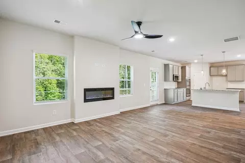 Living - 146 Post Oak Dr, Jackson, GA 30233 photo 2 of 6
