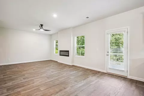 Living - 146 Post Oak Dr, Jackson, GA 30233 photo 1 of 6