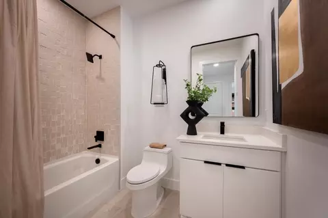 Bath - 5741 Freestone Cir, Apollo Beach, FL 33572 photo 1 of 3