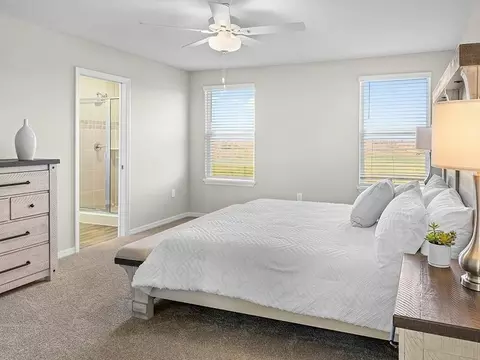 Bedroom - 11746 SE 76th Ct, Belleview, FL 34420 photo 4 of 4