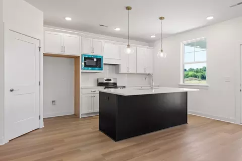 Kitchen - 9330 Orrin Ave, Ooltewah, TN 37363 photo 2 of 15