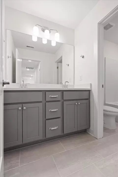 Bath - 9330 Orrin Ave, Ooltewah, TN 37363 photo 1 of 13