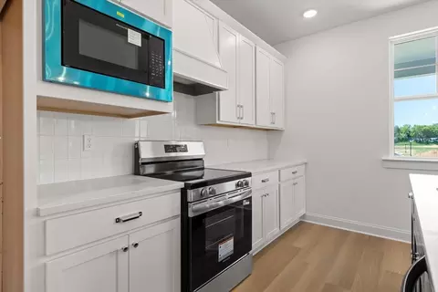 Kitchen - 9330 Orrin Ave, Ooltewah, TN 37363 photo 6 of 15
