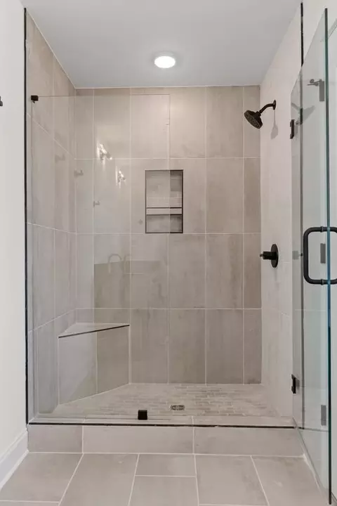 Bath - 9330 Orrin Ave, Ooltewah, TN 37363 photo 10 of 13
