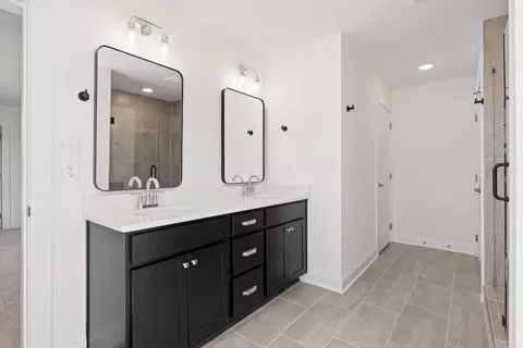 Bath - 9330 Orrin Ave, Ooltewah, TN 37363 photo 3 of 13