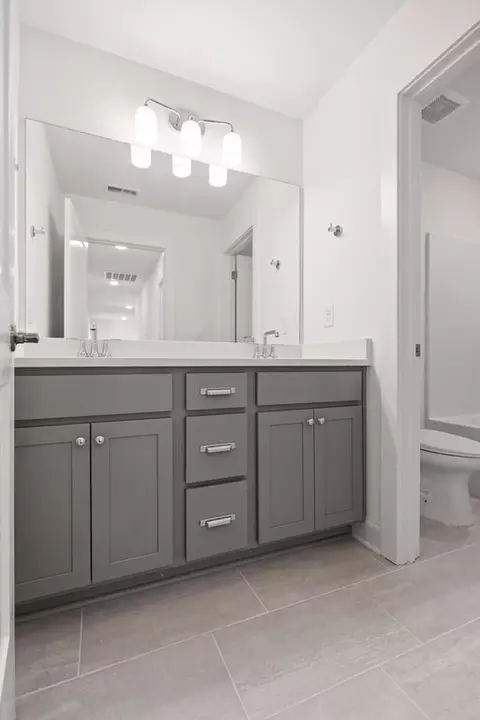 Bath - 9330 Orrin Ave, Ooltewah, TN 37363 photo 8 of 13