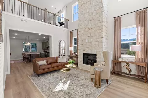 Living - 9330 Orrin Ave, Ooltewah, TN 37363 photo 7 of 9