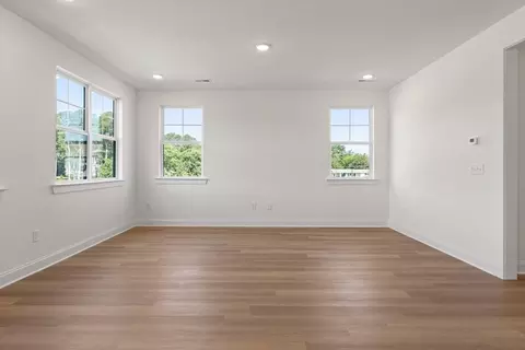 Living - 9330 Orrin Ave, Ooltewah, TN 37363 photo 4 of 9