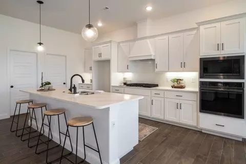 Kitchen - 1107 W Jay St, Ozark, MO 65721 photo 8 of 10