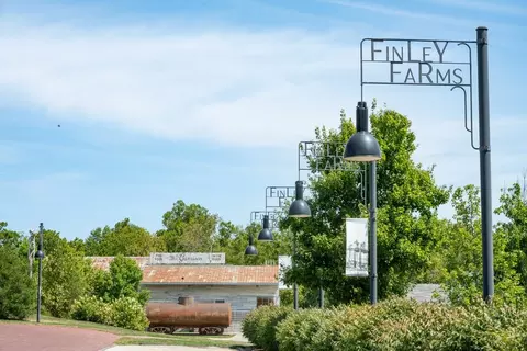 Exterior - 1107 W Jay St, Ozark, MO 65721 photo 2 of 11