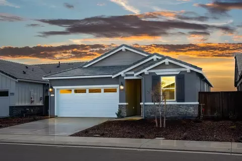 400 Farmhouse Ln, Dixon, CA 95620