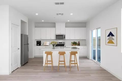 Kitchen - 632 Darlington Way, Patterson, CA 95363 photo 1 of 2