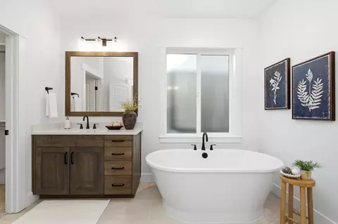 Bath - 7353 Powell Pl, Eagle, ID 83714 photo 2 of 4