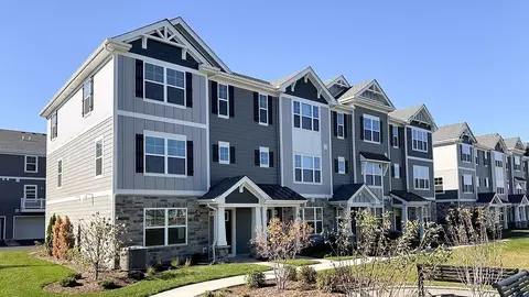 430 Lakeshore Ct, Saint Charles, IL 60174