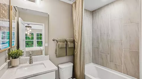 Bath - 4420 Bragg Rd, Durham, NC 27704 photo 3 of 4