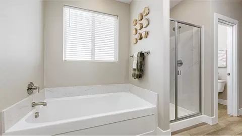 Bath - 15191 Cloud Crest Ave, Caldwell, ID 83607 photo 2 of 4