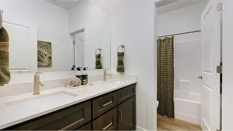 Bath - 15191 Cloud Crest Ave, Caldwell, ID 83607 photo 3 of 4