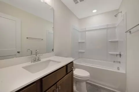 Bath - 5022 Silver Brook Rd, Durham, NC 27703 photo 3 of 5