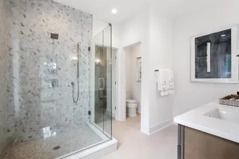 Bath - 35 Oak Park Dr, Saint Johns, FL 32259 photo 1 of 2