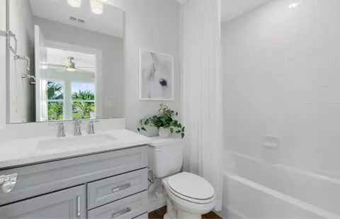 Bath - 5305 Foothills Preserve Loop, Mount Dora, FL 32757 photo 1 of 2