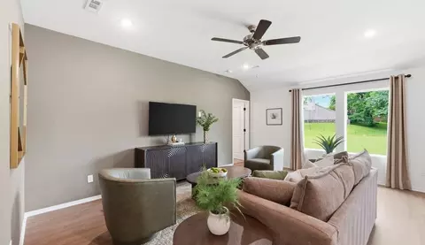 Living - 1695 Ridgeview Dr, Springdale, AR 72762 photo 1 of 1