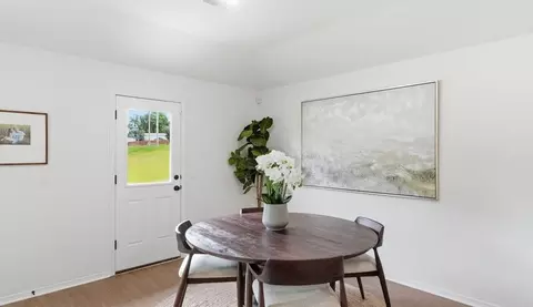 Dining - 1695 Ridgeview Dr, Springdale, AR 72762 photo 2 of 2