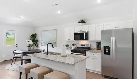 Kitchen - 1695 Ridgeview Dr, Springdale, AR 72762 photo 2 of 4