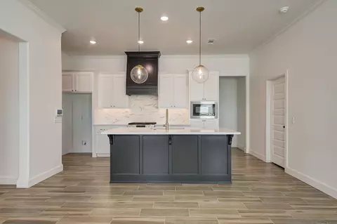 Kitchen - 4909 Vinca Ln, Edmond, OK 73034 photo 1 of 6