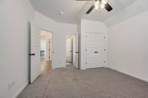Bedroom - 4909 Vinca Ln, Edmond, OK 73034 photo 5 of 7