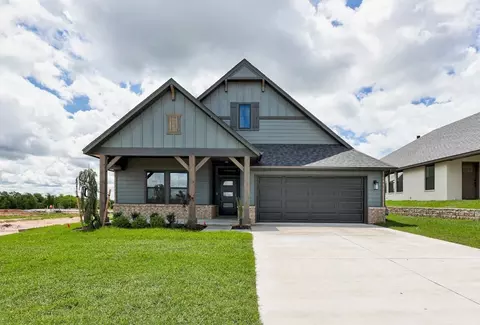 Exterior - 4909 Vinca Ln, Edmond, OK 73034 photo 4 of 5