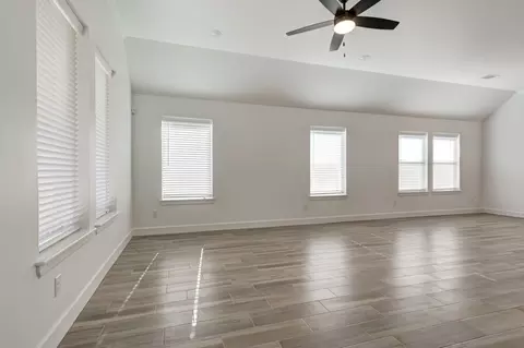Living - 4909 Vinca Ln, Edmond, OK 73034 photo 2 of 5