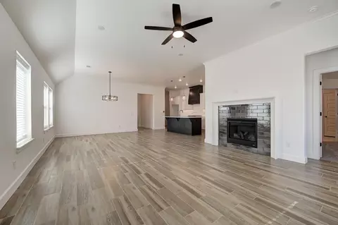 Living - 4909 Vinca Ln, Edmond, OK 73034 photo 5 of 7