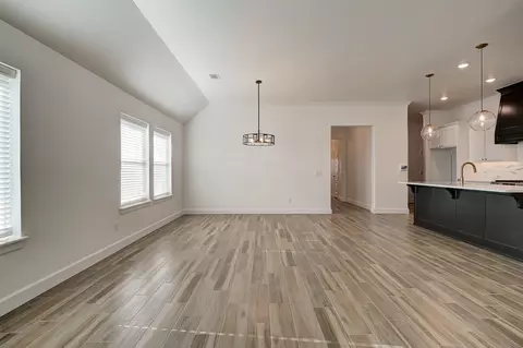 Living - 4909 Vinca Ln, Edmond, OK 73034 photo 4 of 5