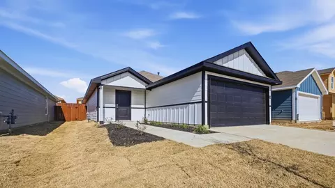 10529 Dovetail Ln, Crowley, TX 76036