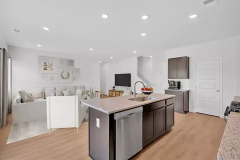 Kitchen - 618 Lovers Lane Rd, Calhoun, GA 30701 photo 6 of 9