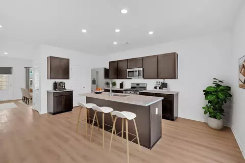 Kitchen - 618 Lovers Lane Rd, Calhoun, GA 30701 photo 3 of 9
